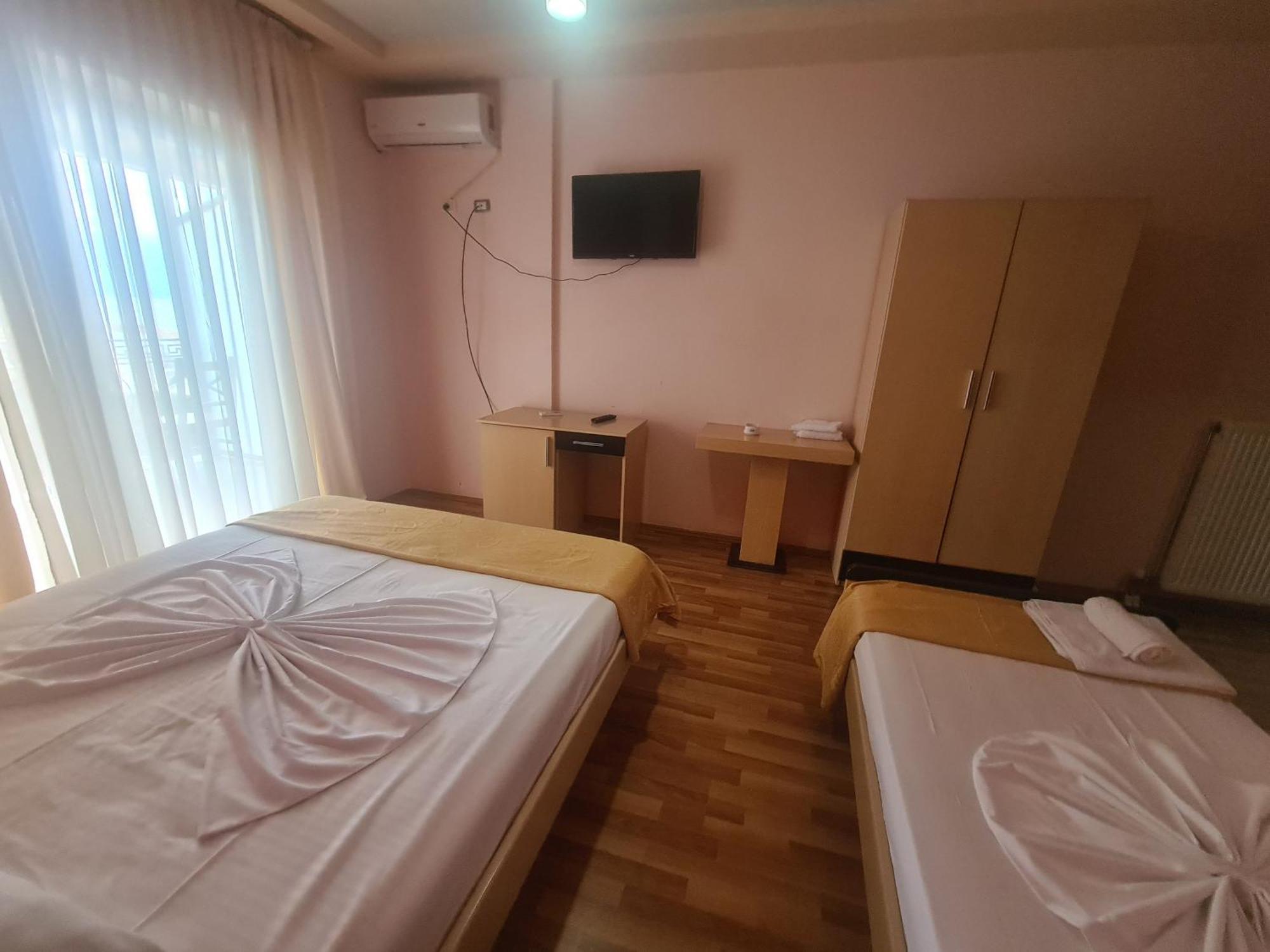 Hotel Kukesi Lin ภายนอก รูปภาพ