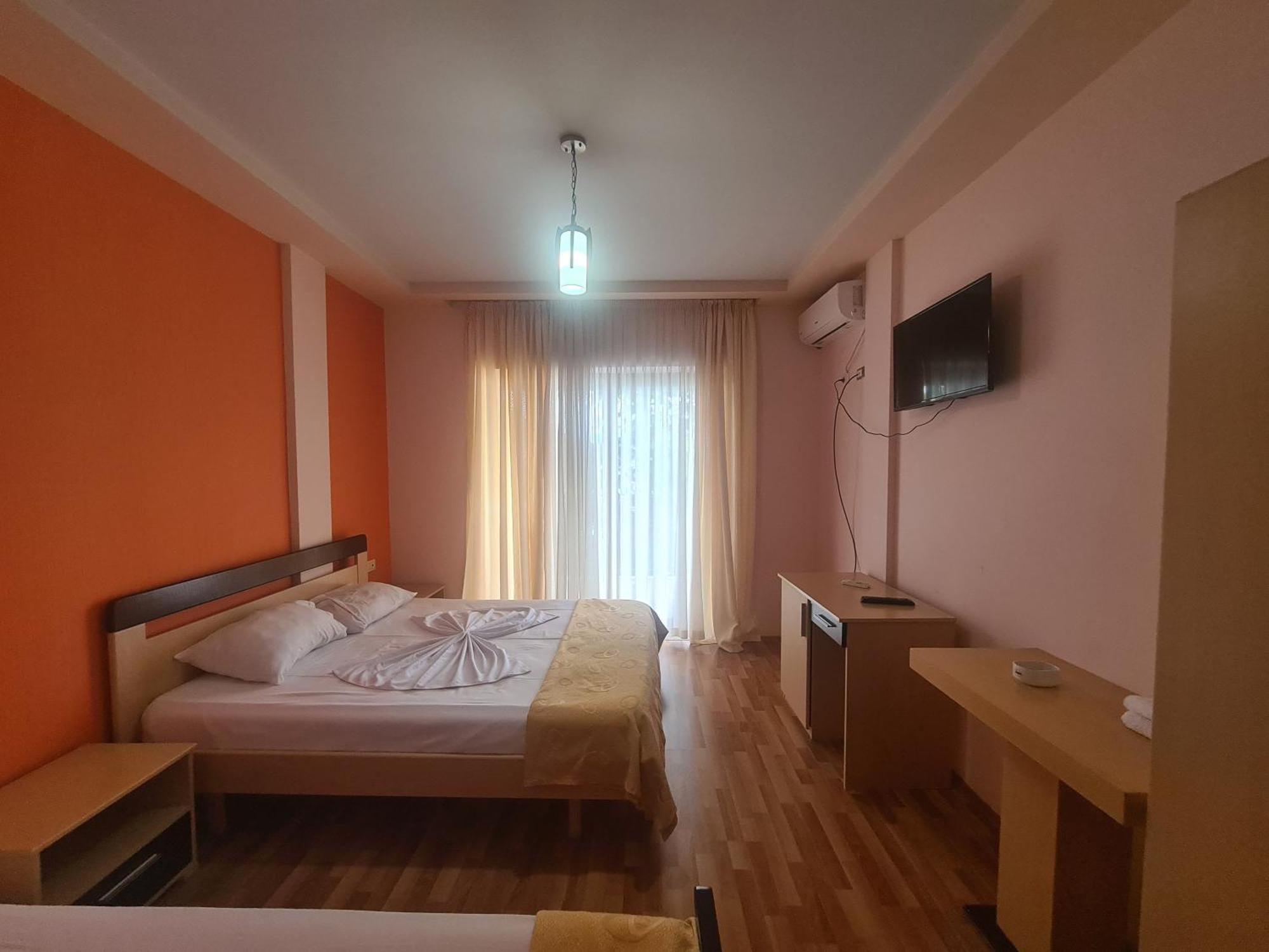 Hotel Kukesi Lin ภายนอก รูปภาพ