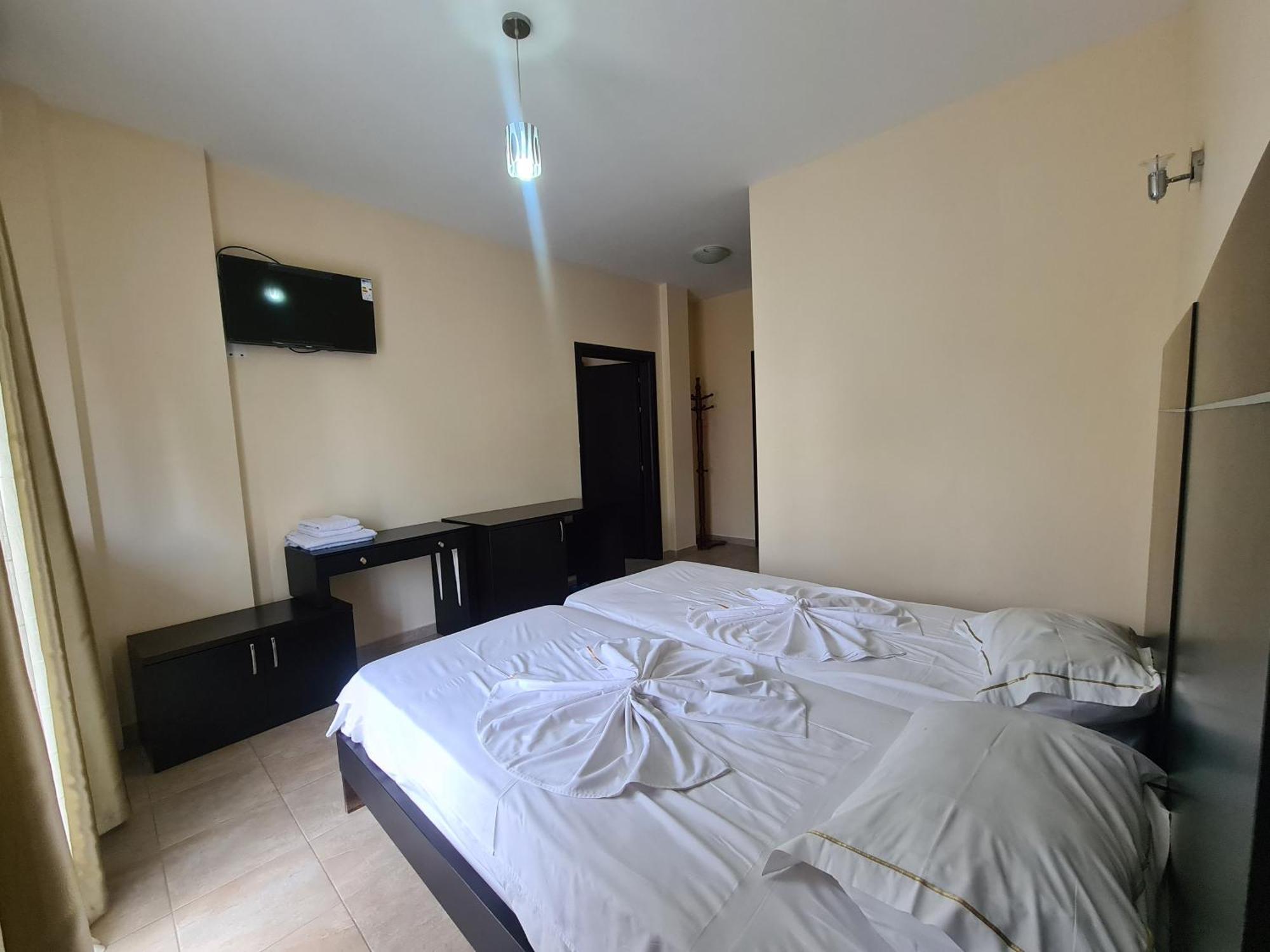 Hotel Kukesi Lin ภายนอก รูปภาพ